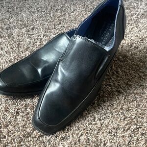 Men’s 9 Perry, Ellis, black portfolio ultra foam comfortable dress shoes,